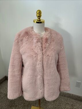 💕 GAP Faux Fur Coat